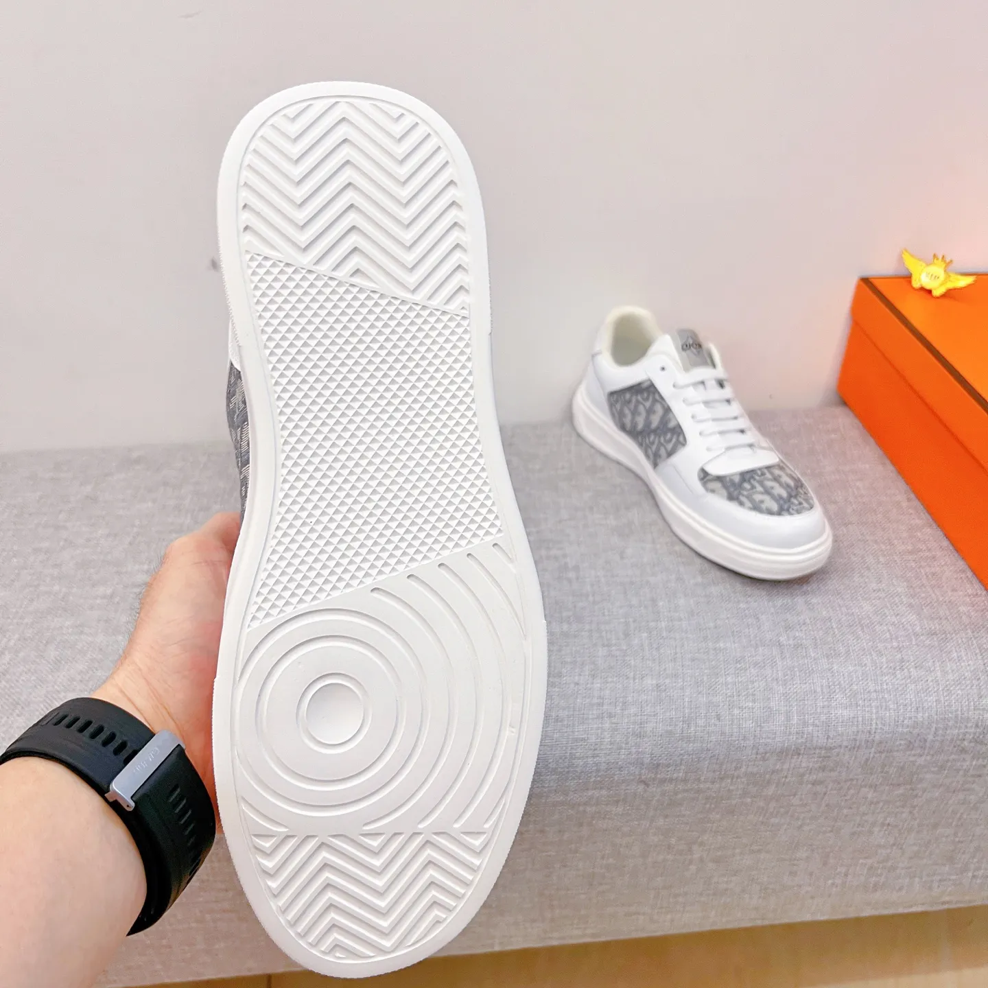 Men's men's shoes💰 420💰🔥【Dior】🔥Men's high-end brand of shoes official website 1:1 latest masterpiece: the upper is made of first-layer cowhide imported from Italy with a comfortable and breathable lining➕original non-slip and wear-resistant outsole🔥, making walking more convenient and comfortable! An exclusive new model, a stunning work, a beautiful 1:1 replica [color] compared to the official quality! Create a fashionable personality to set off your uniqueness! A must-have for trendy men! Classic 🔥Size: 38-44 Color: 🔥 2⃣️colors available🔥